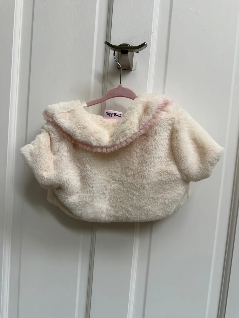 NWOT Little Lass Girls 4T Cream Faux-Fur Bolero with Pink Trim Cropped Jacket
